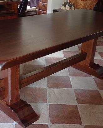 Grande tavolo massello di pregio pari al nuovo