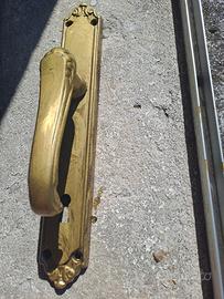 Coppia di maniglie in ottone