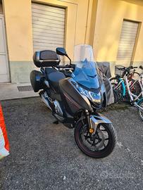 Honda Integra 750 S