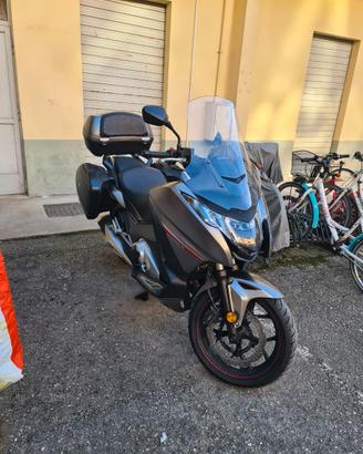 Honda Integra 750 S