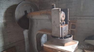 Macchina per suole e stampi