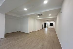 Locale Commerciale 120 m² ad.te Centro Commerciale