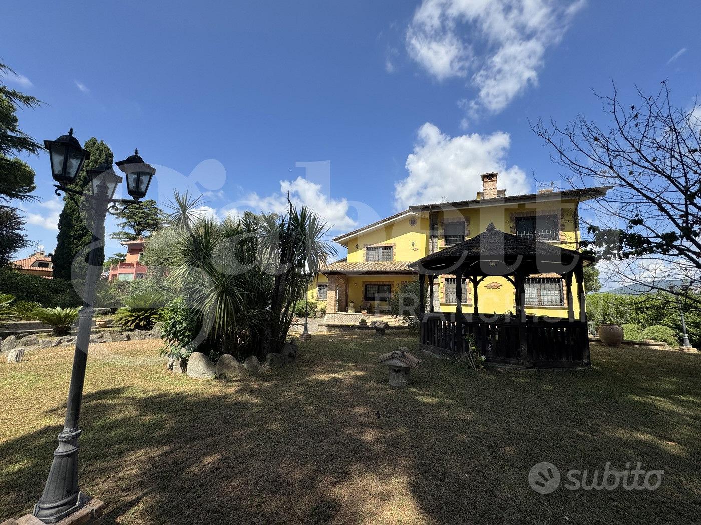 Villa o villino Marino [1090 MONTE CRESCENZOVRG] ( - Altro