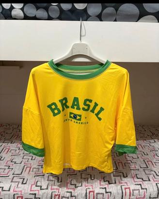 T-shirt gialla e verde stile Brasile (Shein)