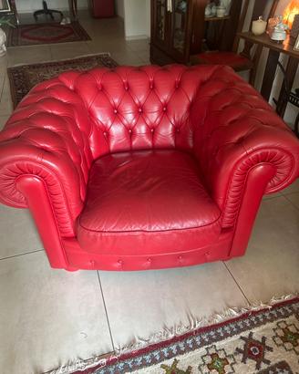 Poltrona in ecopelle rossa