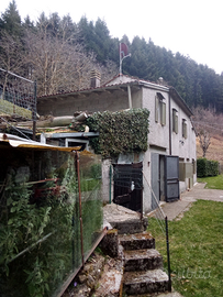 Casa libera in tutti i suoi lati località Posola S