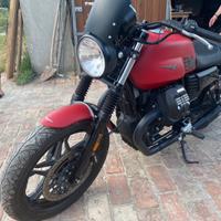 Moto Guzzi V7 Stone