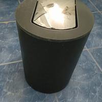 Cestino pattumiera bagno.