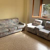 DIVANO 3 POSTI + 2 POLTRONE