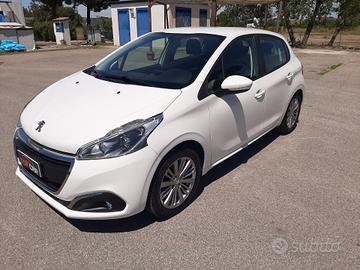 Peugeot 208 BlueHDi 75 5 porte Allure