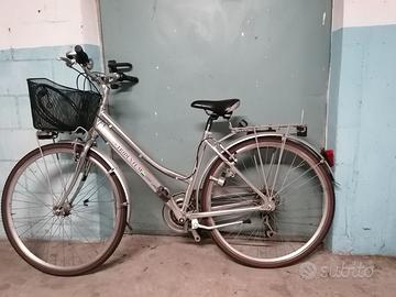 city bike da donna con ruote da 28" in alluminio
