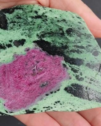 Rubino, pietra preziosa Zoisite