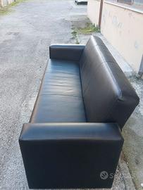 divano-letto in ecopelle