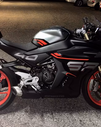 CFMOTO 450 Sr-s