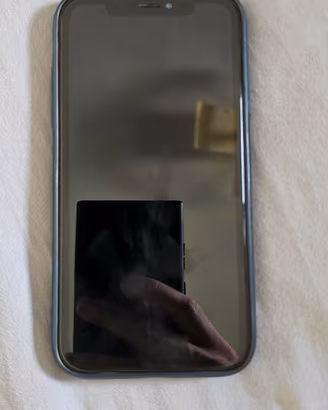 iphone xr funzionante e per ricambi 