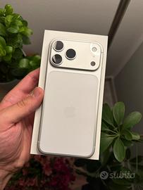 iPhone 17 Pro Max - PARI AL NUOVO