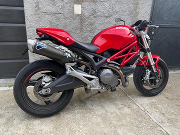 Ducati monster 696