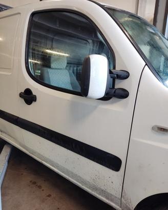 Porta anteriore dx nuda FIAT DOBLO del 2008