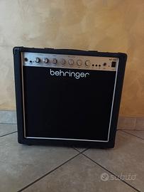 Amplificatore Behringer 