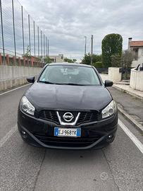 Auto Qashqai nera 1500 Diesel