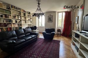 RIVE - Ampia metratura in palazzo d'epoca.