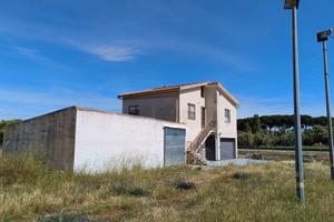 Loc. Villasanta - Locale + Appartamento