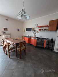 Appartamento luminoso con giardino