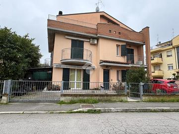 VILLA A SCHIERA A CESENATICO