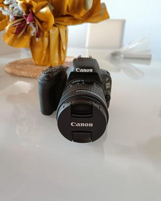 CANON EOS 200D