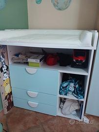 fasciatoio /scrivania smastad Ikea con materassino