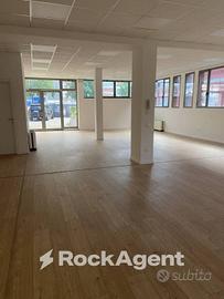 UFFICIO IN ZONA INDUSTRIALE