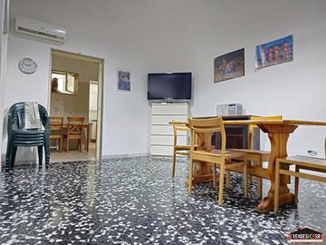 LOCALE COMMERCIALE CON POSSIBILITA' DI CAMBIO