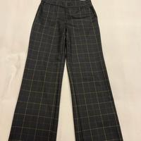 Pantalone nero, con riquadri