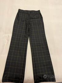 Pantalone nero, con riquadri