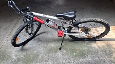 Bicicletta mountain bike Btwin da ragazzo