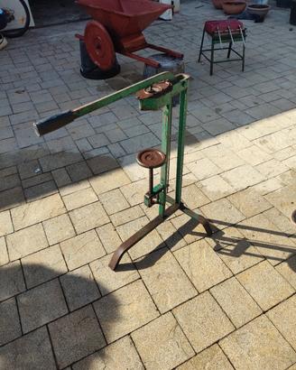 Tappatrice a colonna Vintage MONDIAL  per tappi in