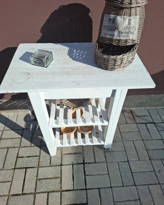Tavolino in legno