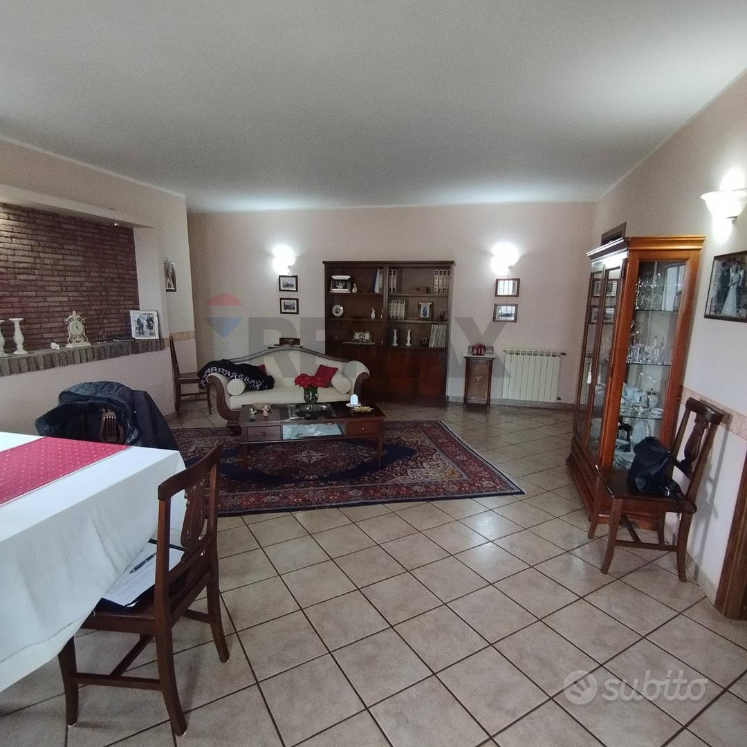 Appartamento - Santa Maria di Licodia - Vista 2