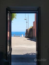 Indipendente a 30 metri dal mare
