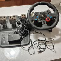 Volante con pedaliera