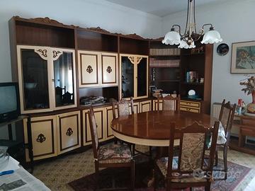 arredo per sala pranzo tavolo e sedie 