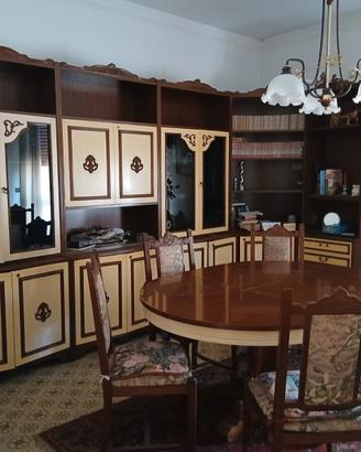 arredo per sala pranzo tavolo e sedie 