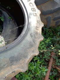 Gomme trattore 320 85 24