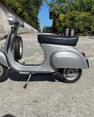 vespa Erre metallizzata  chiaro di luna