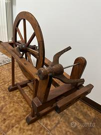 Filatoio in legno antico