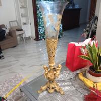 vaso con base in metallo 