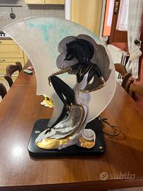 Scultura con lampada Carpie