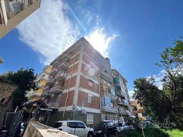 3 LOCALI A TORRE DEL GRECO