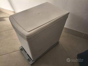 Contenitore per immondizia