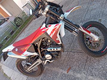 moto marca Fantic 